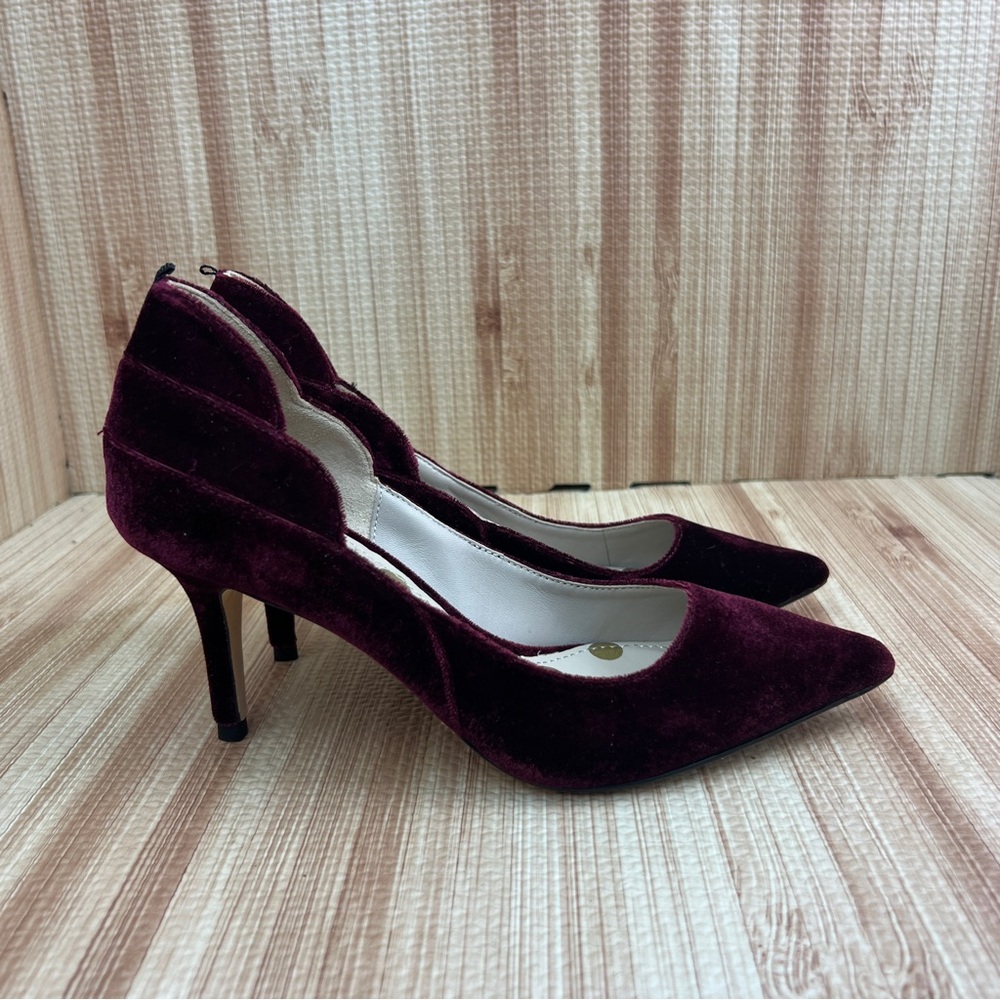 Boden Heels Womens 37.5 / 7.5 Wine Burgundy Velvet Scalloped Pumps Pointed Toe